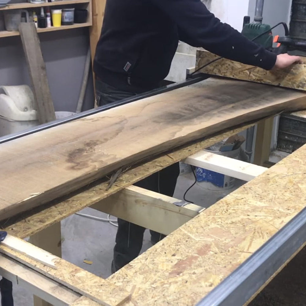 Come costruire un tavolo in legno fai da te: guida completa